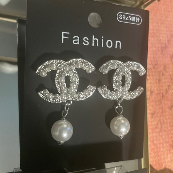 🆕 Bundle of Fashion Earrings - Picture 3 of 7